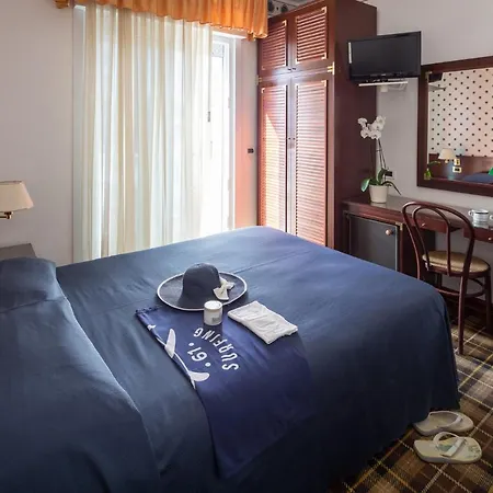 Ξενοδοχείο Astro