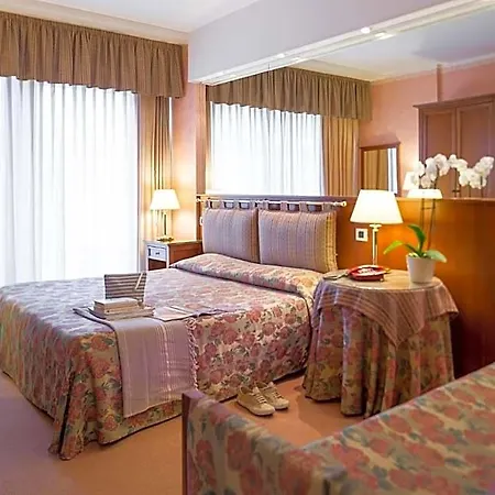 Otel Astro 4*