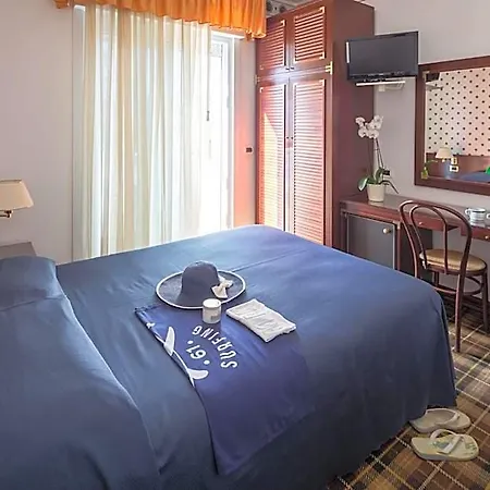 Astro Otel 4*